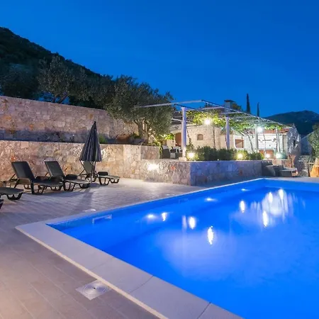 Ferienhaus Fuer 14 Personen Und 2 Kinder In Stankovic Bei Orebic, Dalmatien Sueddalmatien Сasa de vacaciones Orebić