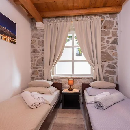 Ferienhaus Fuer 14 Personen Und 2 Kinder In Stankovic Bei Orebic, Dalmatien Sueddalmatien オレビック