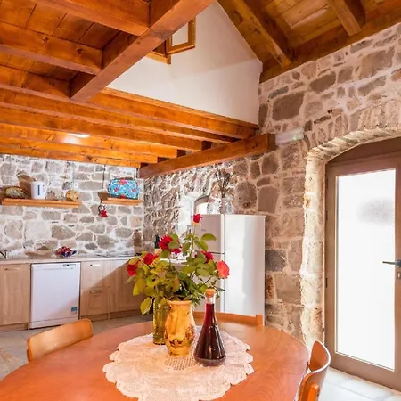 Ferienhaus Fuer 14 Personen Und 2 Kinder In Stankovic Bei Orebic, Dalmatien Sueddalmatien 別荘