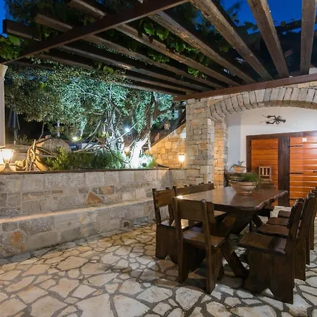 Ferienhaus Fuer 14 Personen Und 2 Kinder In Stankovic Bei Orebic, Dalmatien Sueddalmatien * オレビック